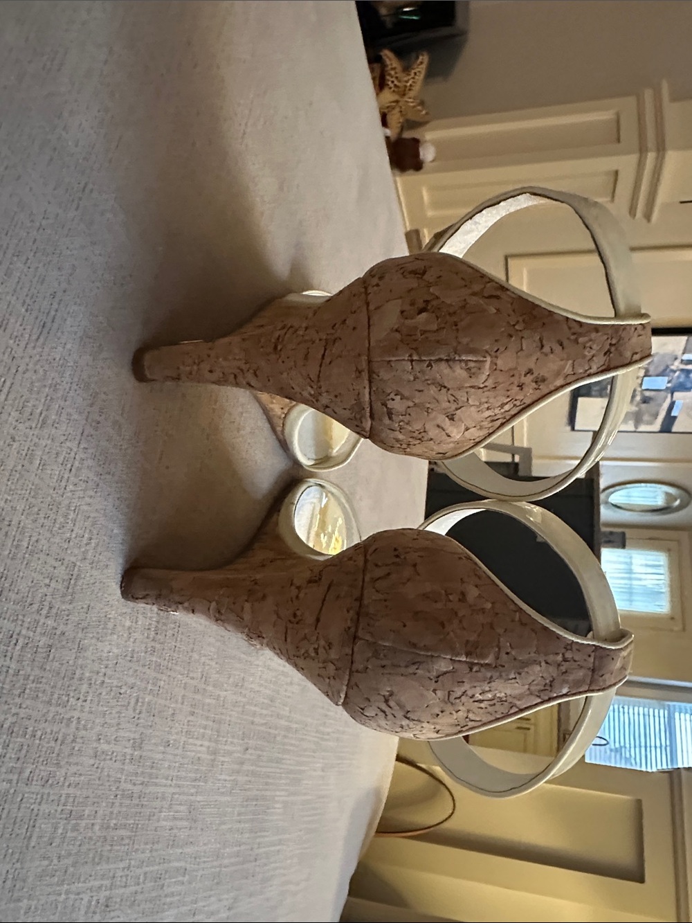 Gucci Cream Patent Leather Ankle-Strap Block Heel Sandals - Picture 4 of 5